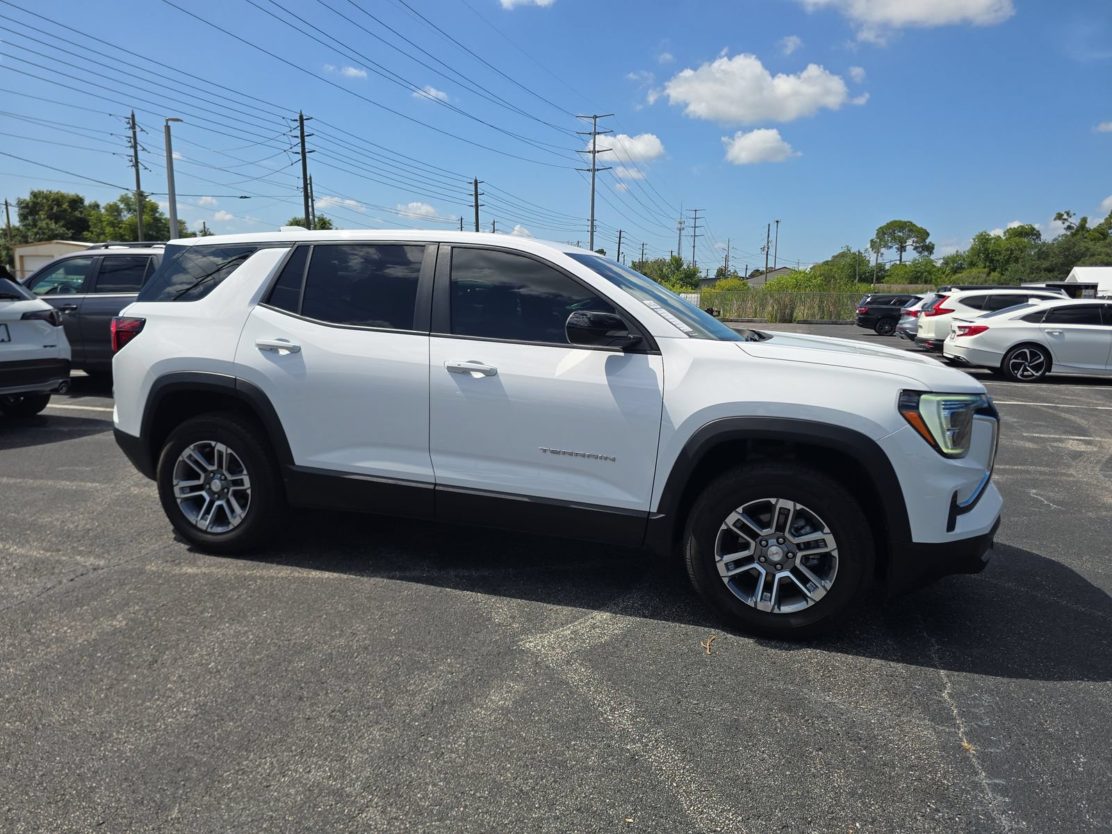 Used 2025 GMC Terrain Elevation FWD image 2