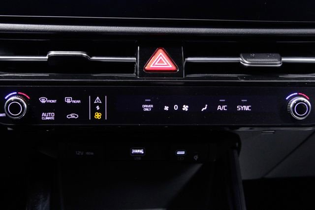 Used 2023 Kia Niro EX image 27