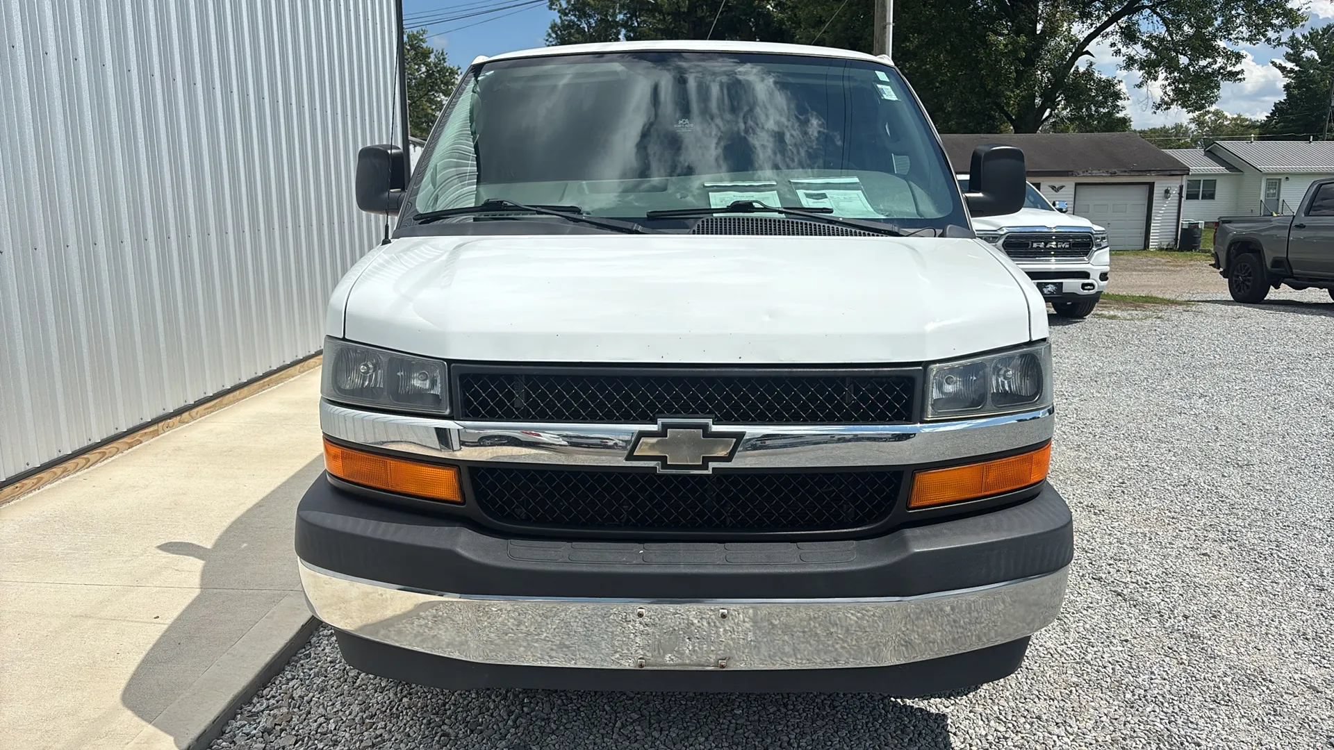 Used 2017 Chevrolet Express 2500 RWD image 10