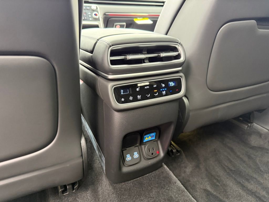 Used 2025 Genesis GV80 3.5T Prestige image 21