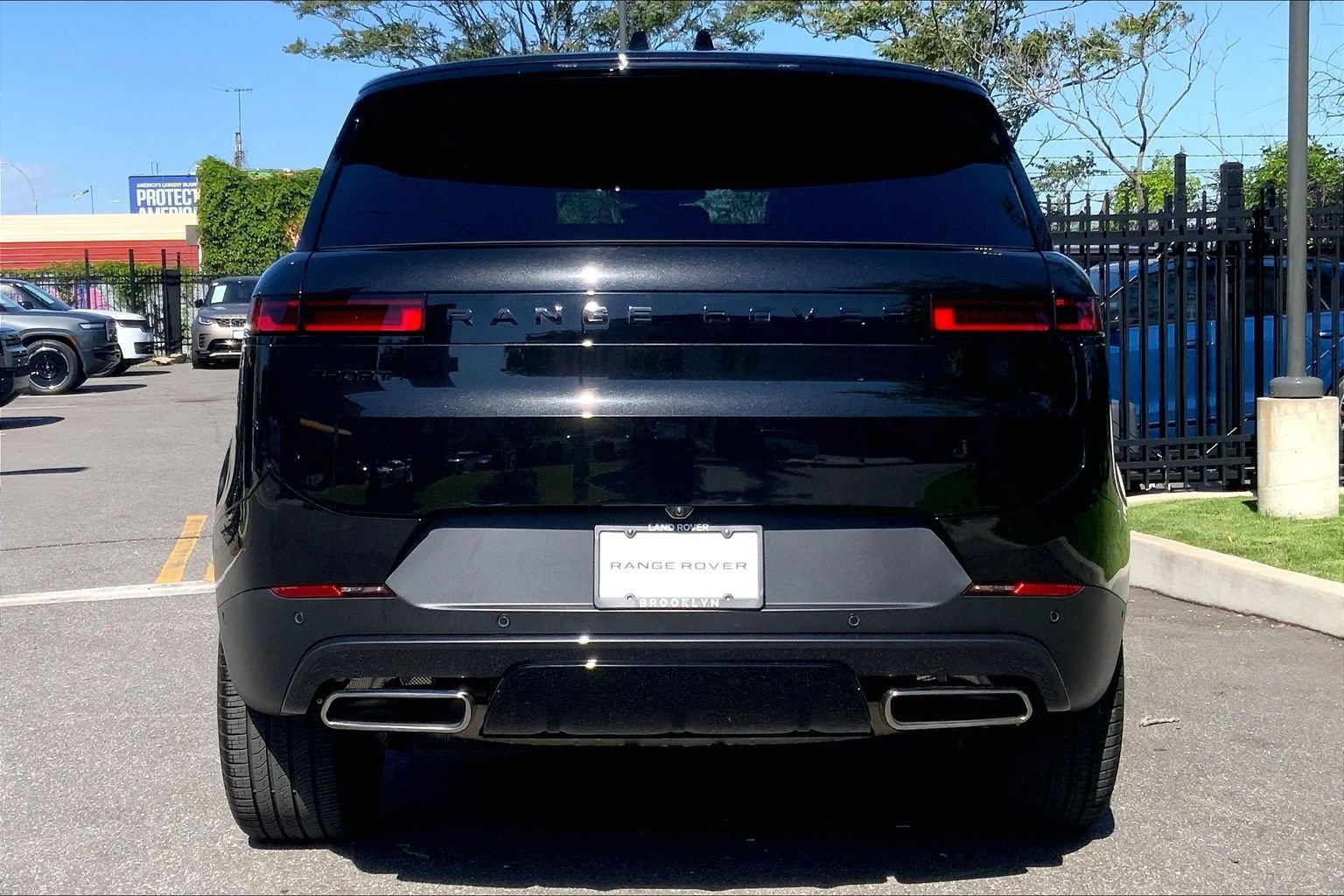 Certified 2025 Land Rover Range Rover Sport SE AWD/4WD image 4