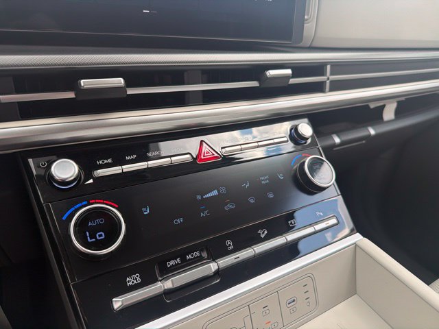 Used 2026 Hyundai Santa Fe SEL FWD image 15