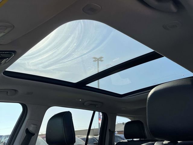 Used 2022 Jeep Grand Cherokee Limited image 14