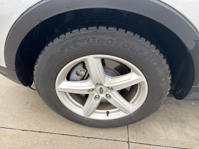 Used 2018 Ford Explorer XLT w/ Equipment Group 202A image 11