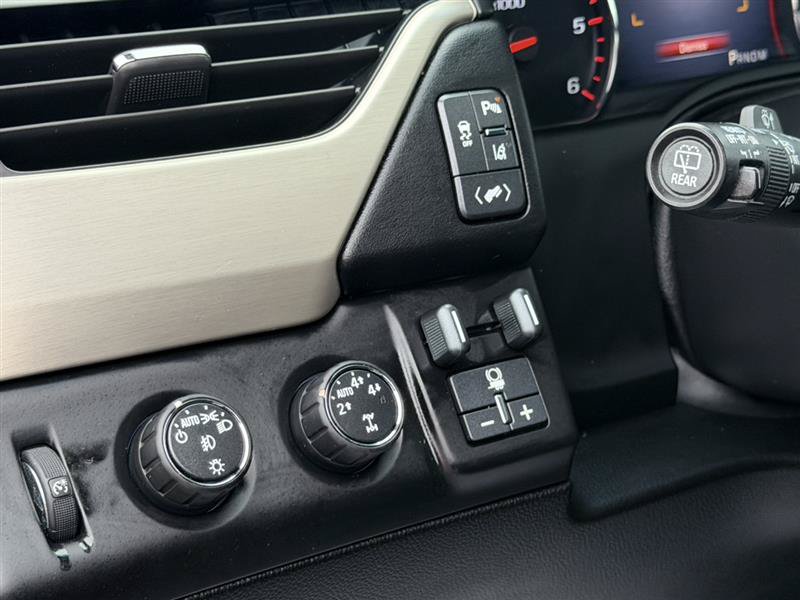 Used 2015 GMC Yukon Denali AWD/4WD image 31