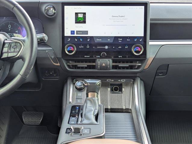 Used 2024 Lexus GX 550 w/ Accessory Package (2T) AWD/4WD image 15