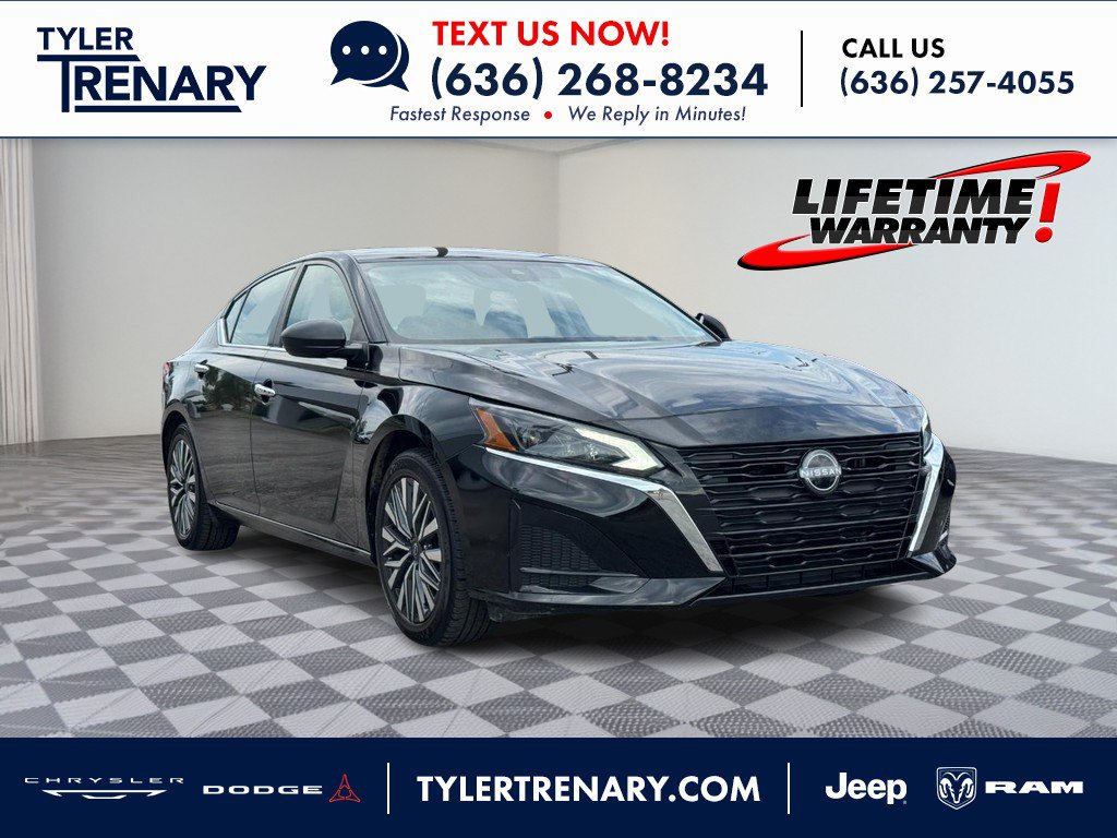 Used 2024 Nissan Altima 2.5 SV FWD image 1