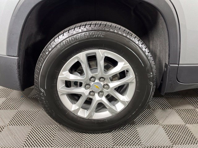 Used 2023 Chevrolet Traverse LS w/ Safety Package AWD/4WD image 12
