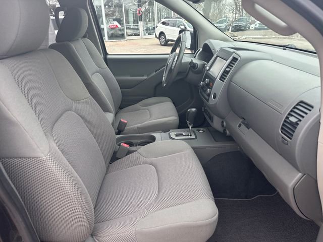 Used 2020 Nissan Frontier SV image 28