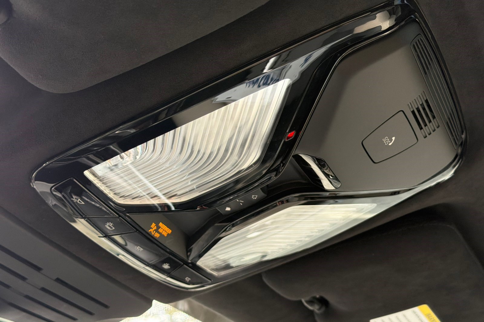 Used 2025 BMW X7 M60i image 25