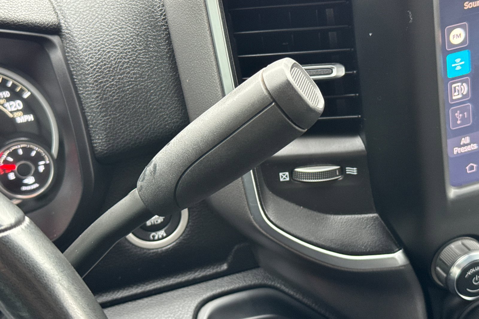 Used 2024 RAM 3500 Big Horn image 19