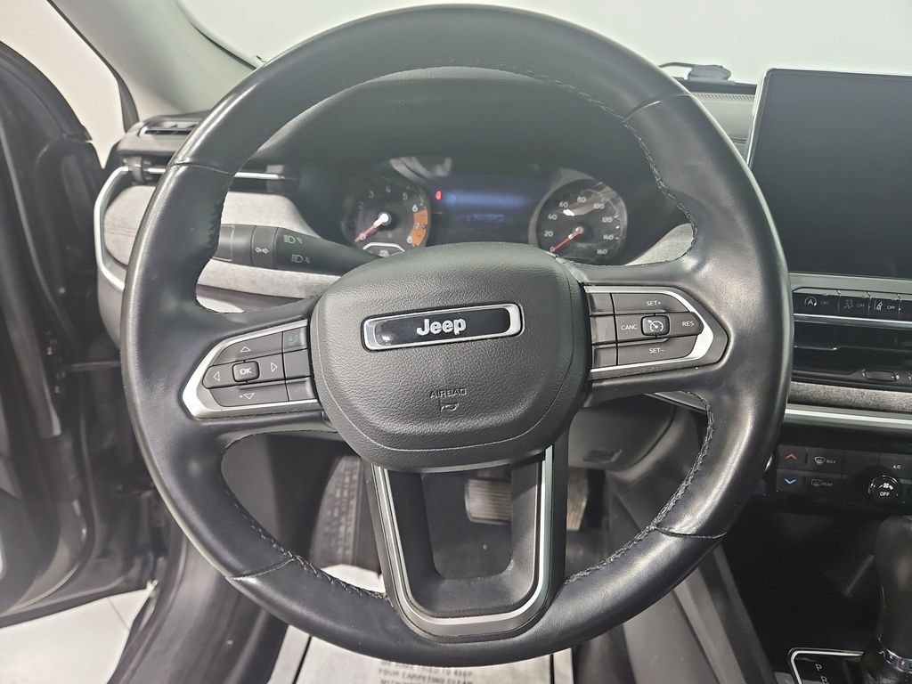 Used 2022 Jeep Compass Latitude w/ Mopar Graphics Package AWD/4WD image 15