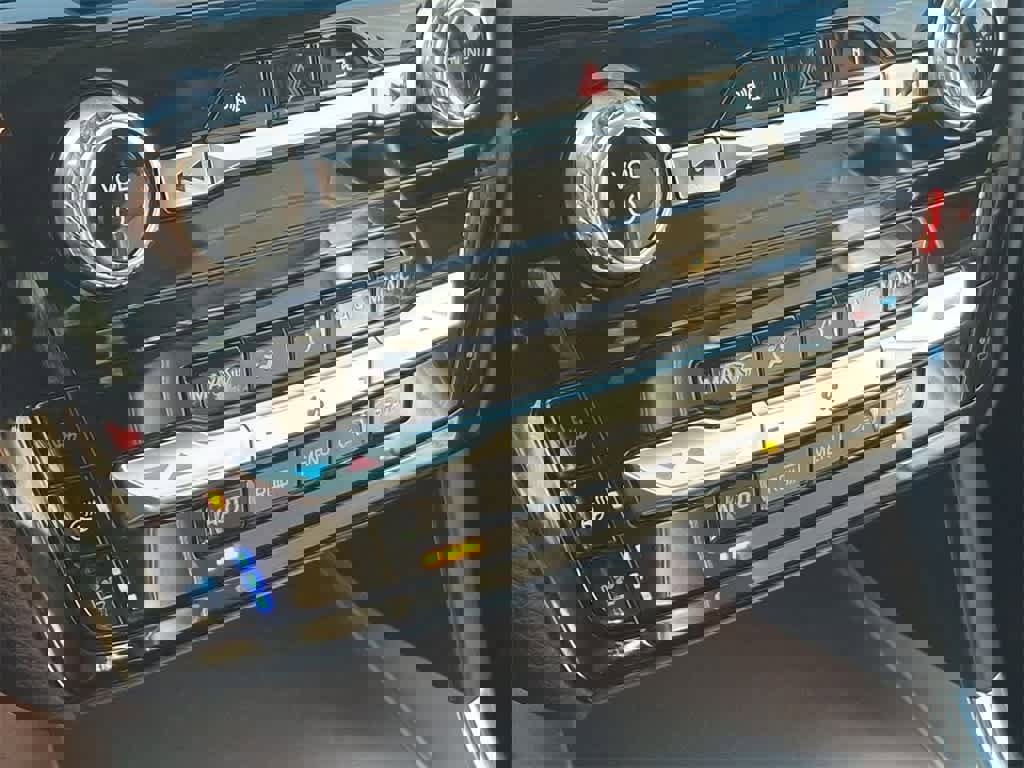 Used 2022 Ford Explorer Limited image 25