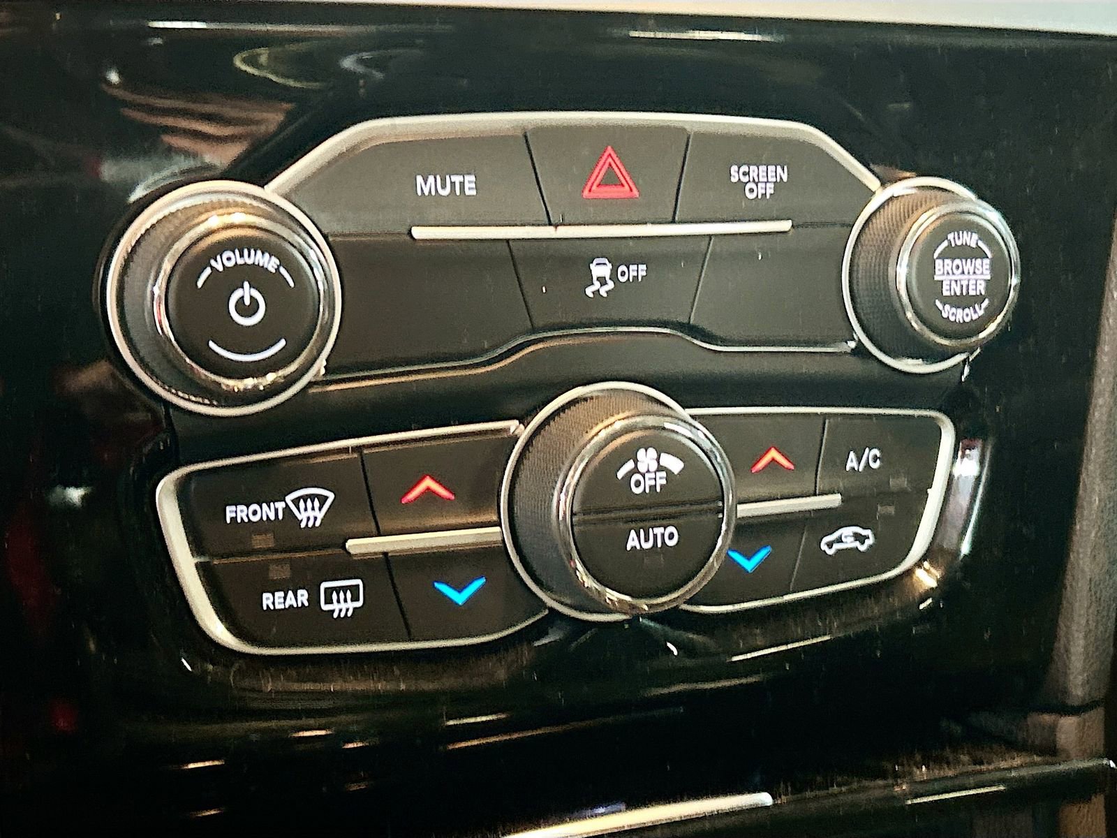 Used 2023 Chrysler 300 Touring w/ Sport Appearance Package RWD image 15