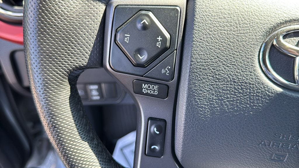 Used 2020 Toyota Tacoma TRD Off-Road AWD/4WD image 13