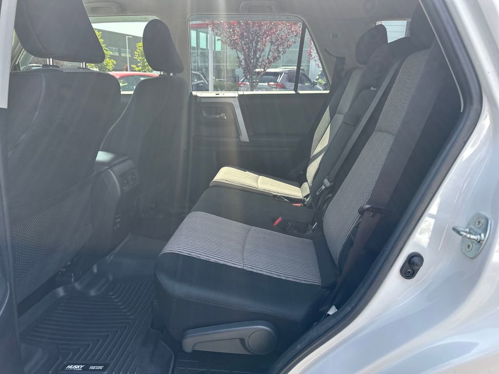 Used 2018 Toyota 4Runner SR5 AWD/4WD image 14