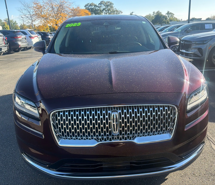 Used 2023 Lincoln Nautilus Reserve AWD/4WD image 3