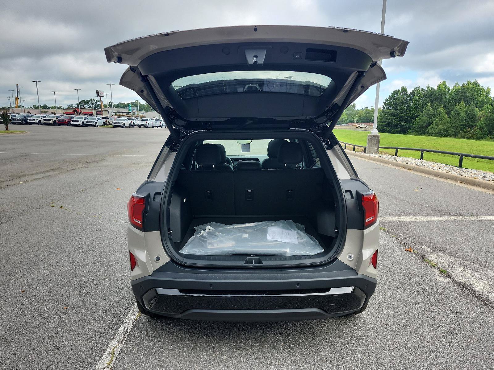 New 2026 GMC Terrain Elevation w/ Elevation Premium Package FWD image 6