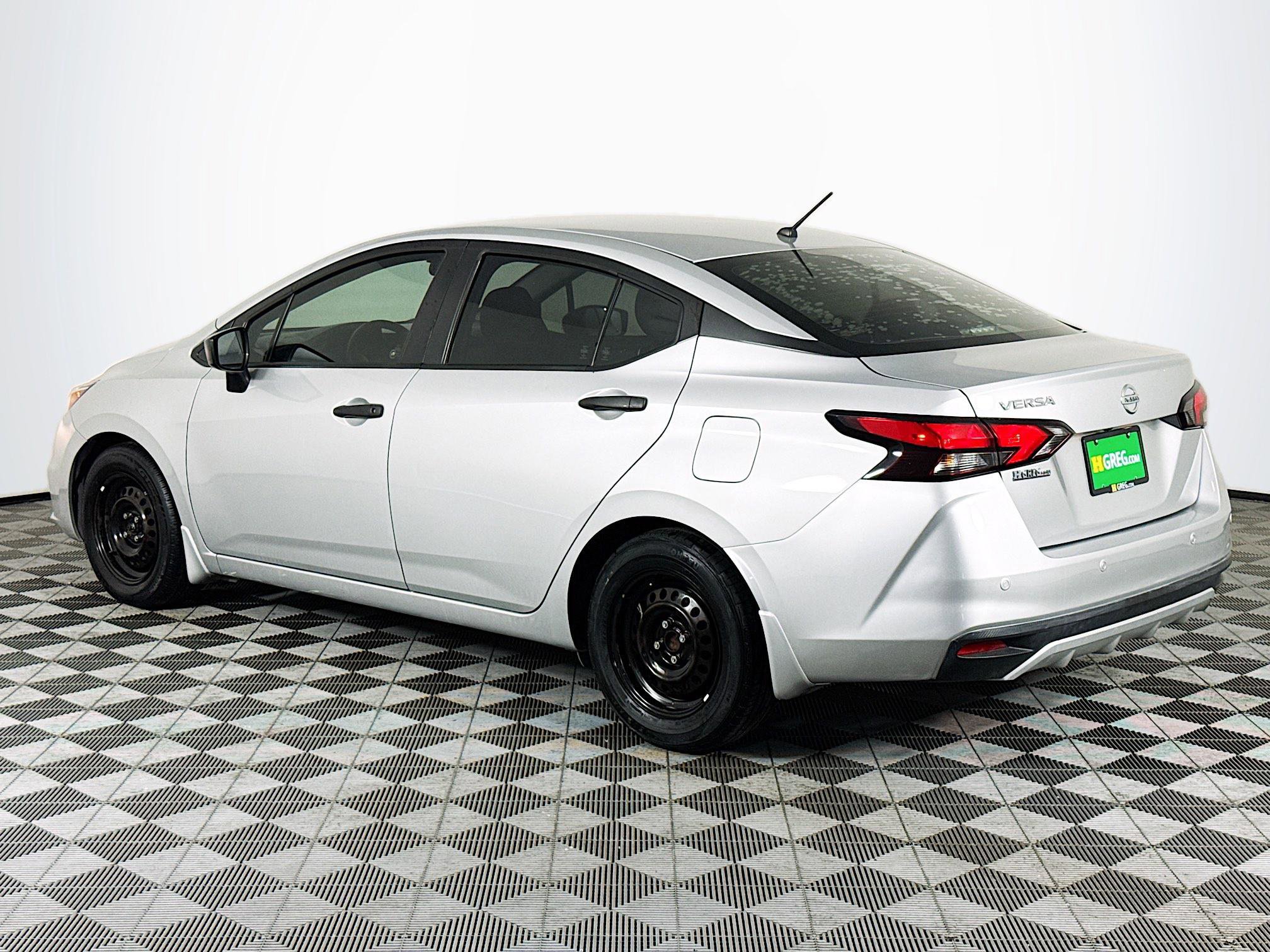Used 2020 Nissan Versa S FWD image 6