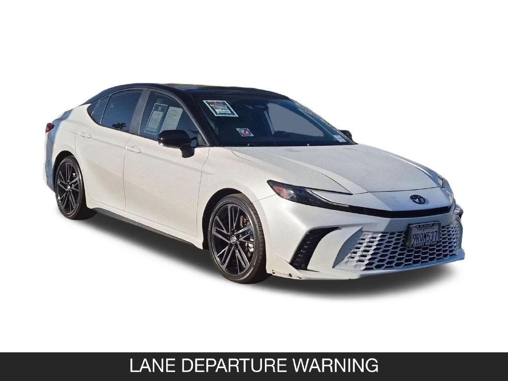Used 2025 Toyota Camry XSE FWD image 2