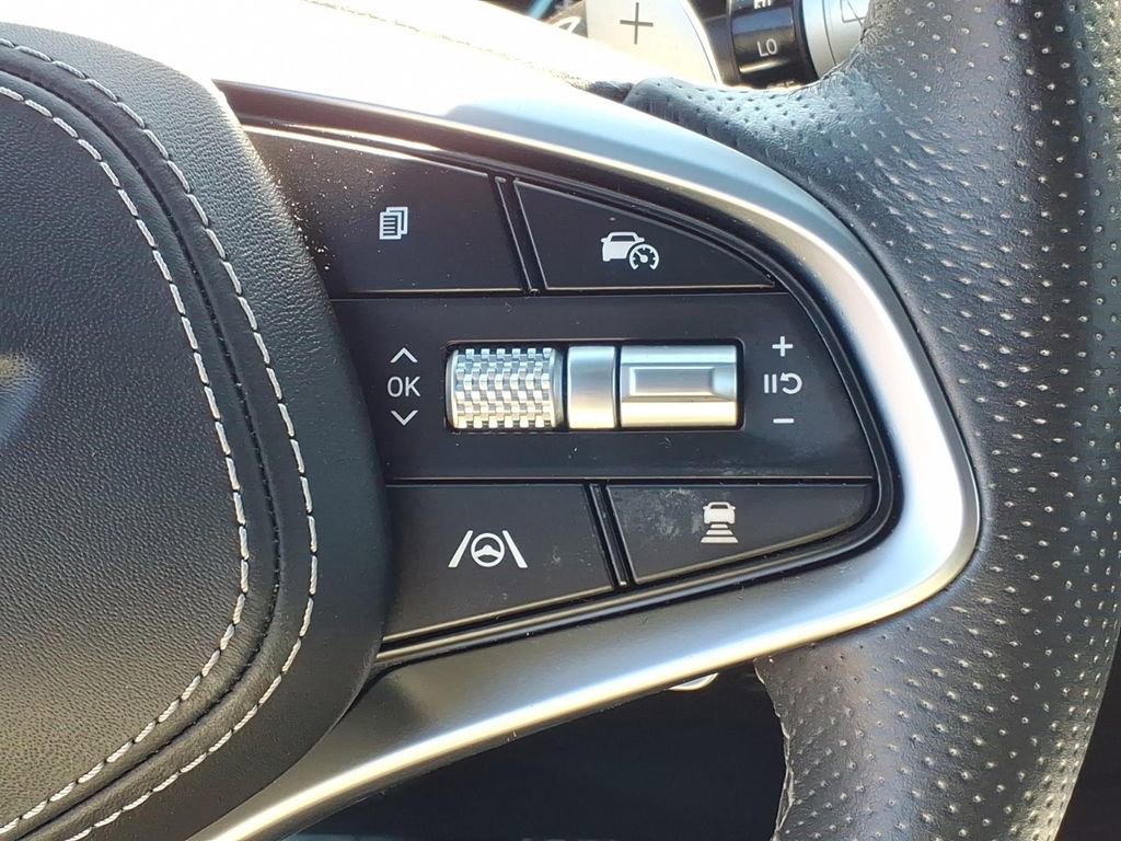 Used 2023 Genesis GV70 2.5T w/ Sport Prestige Package AWD/4WD image 12