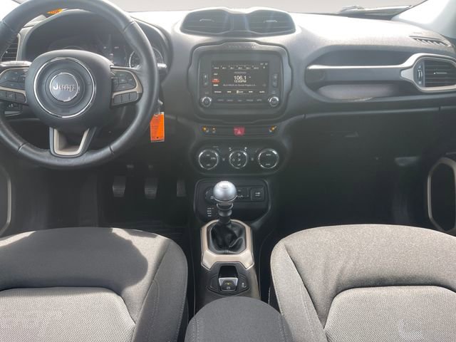 Used 2016 Jeep Renegade Latitude w/ Cold Weather Group image 10