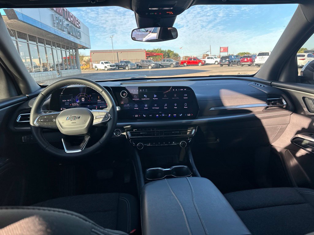 Used 2024 Chevrolet Traverse LS w/ Midnight/Sport Edition FWD image 5