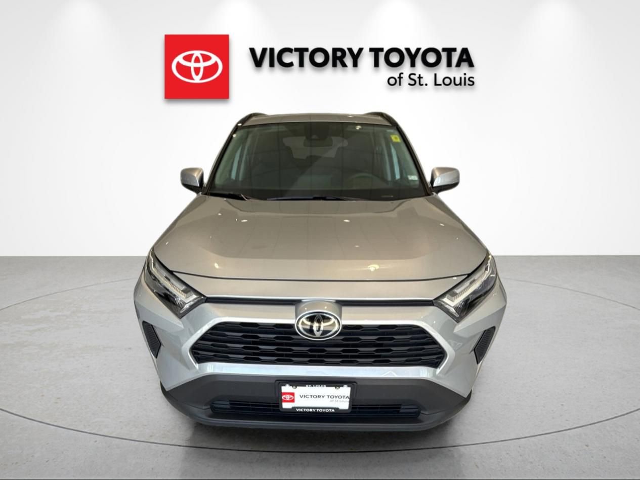 Used 2025 Toyota RAV4 XLE AWD/4WD image 8