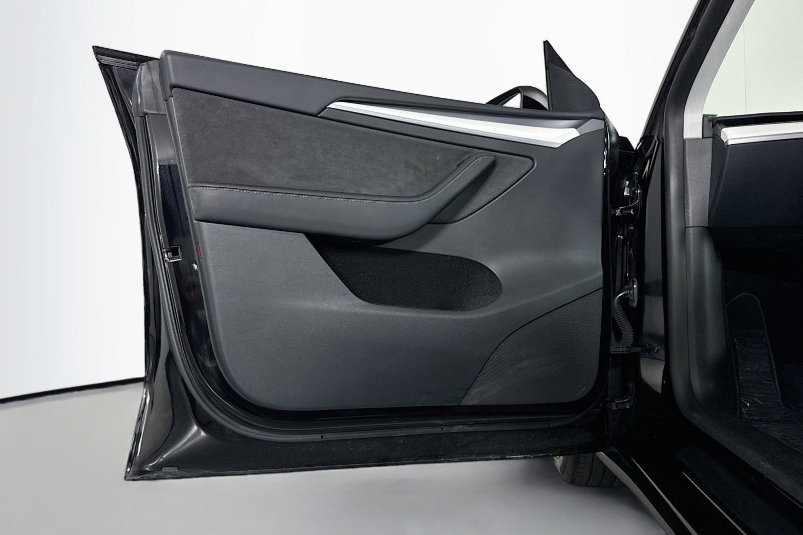 Used 2024 Tesla Model Y Long Range image 20