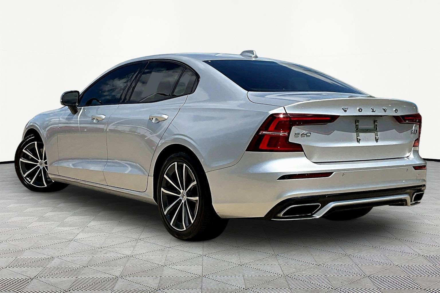 Used 2022 Volvo S60 B5 Momentum AWD/4WD image 4