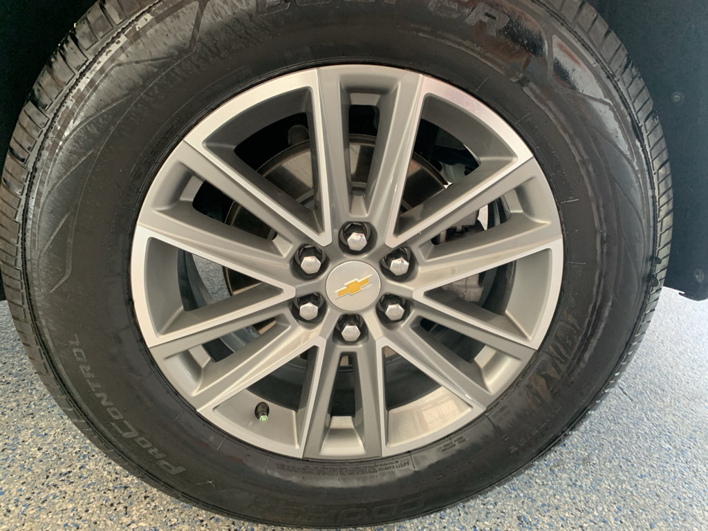 Used 2023 Chevrolet Traverse LT FWD image 34