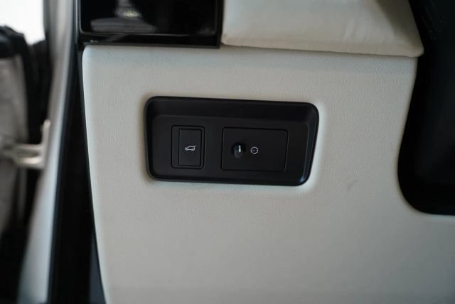 Used 2020 Land Rover Range Rover HSE AWD/4WD image 26