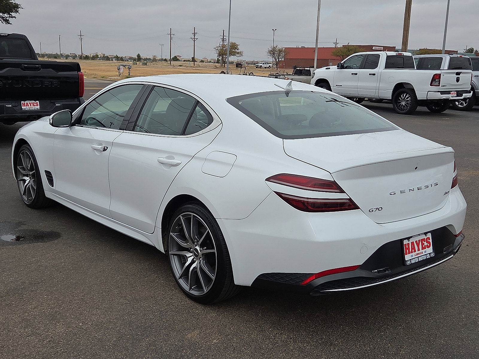 Used 2023 Genesis G70 2.0T image 3