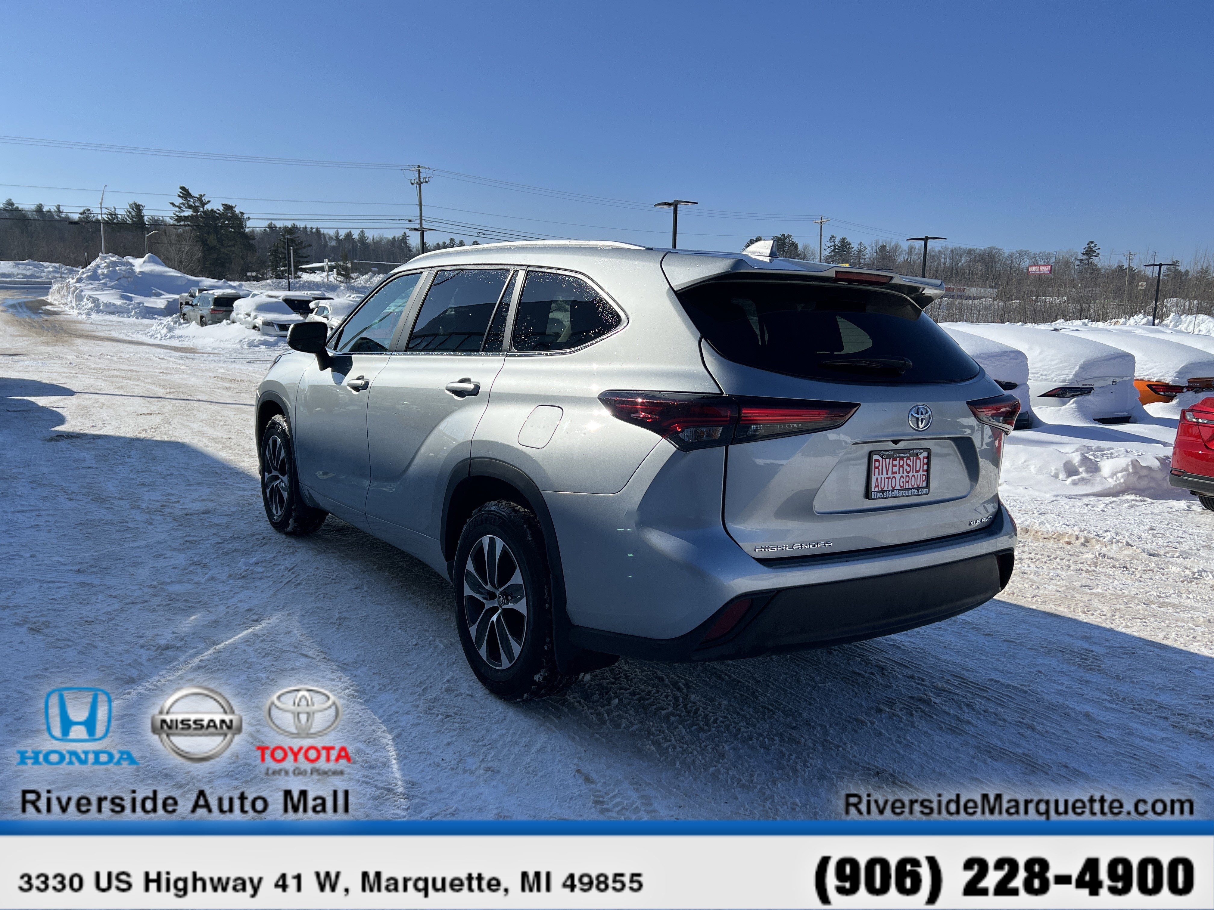 Used 2025 Toyota Highlander XLE image 6
