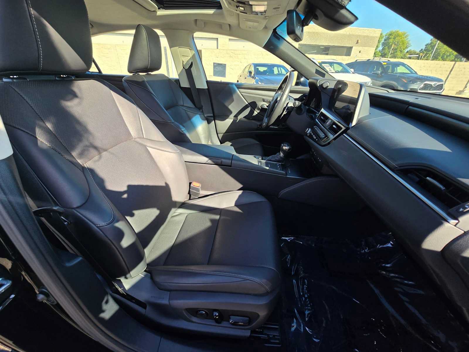 Certified 2022 Lexus ES 350 w/ Premium Package FWD image 10