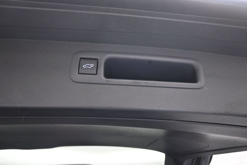 Used 2020 Toyota Highlander XLE AWD/4WD image 59