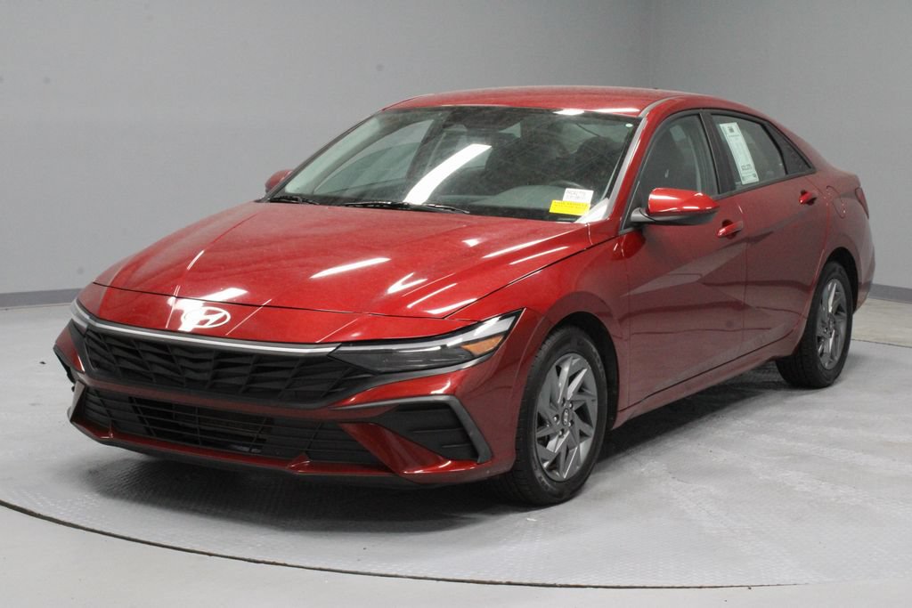 Certified 2024 Hyundai Elantra SEL FWD image 8