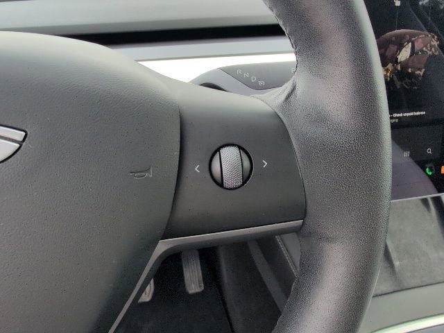 Used 2021 Tesla Model Y Long Range AWD/4WD image 18