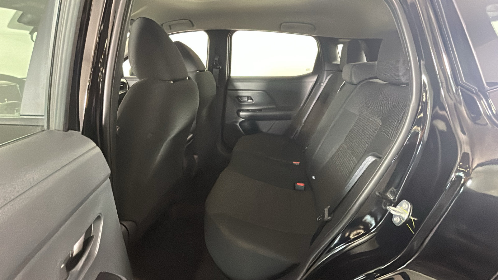 Used 2025 Nissan Kicks S AWD/4WD image 32