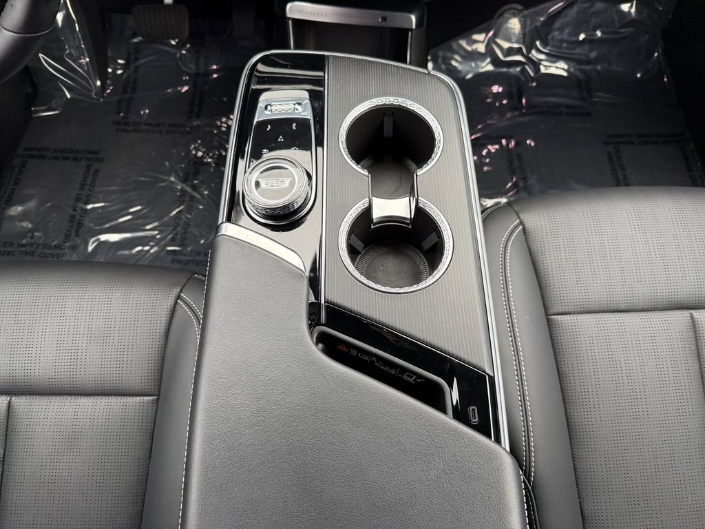 Used 2024 Cadillac Lyriq Luxury image 15