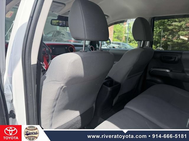 Used 2018 Toyota Tacoma SR5 AWD/4WD image 13