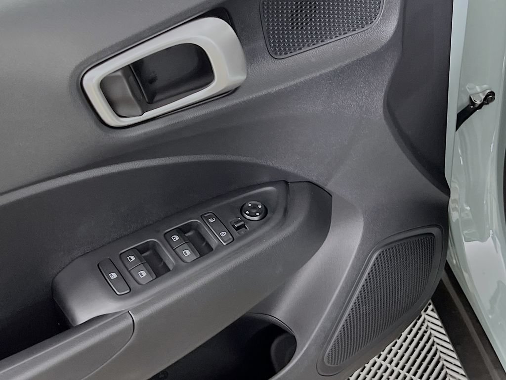 Certified 2026 Hyundai Venue SEL FWD image 17