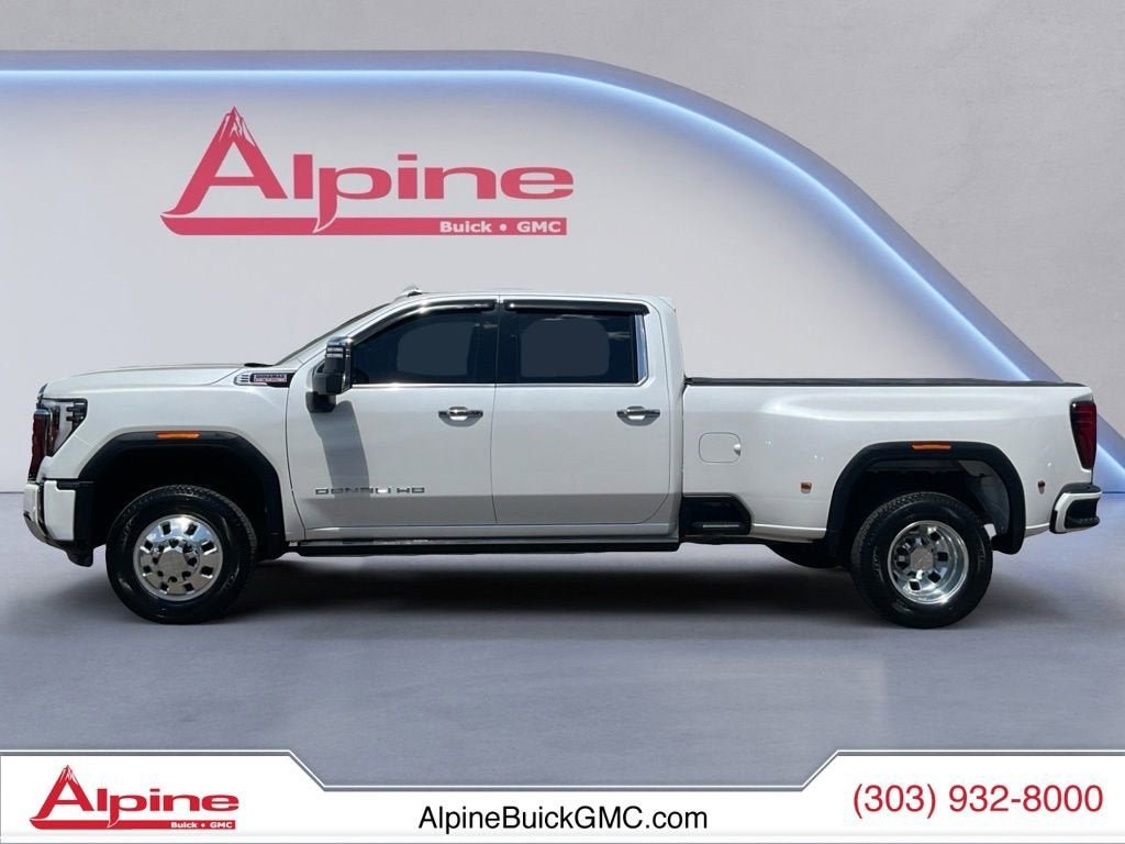 Used 2025 GMC Sierra 3500 Denali w/ Denali Reserve Package AWD/4WD image 2