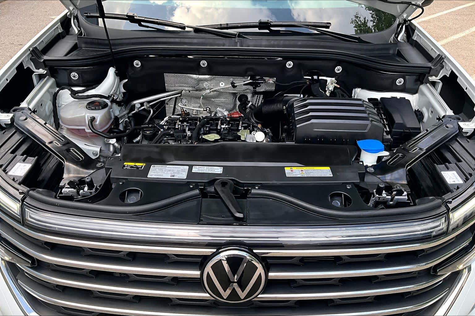 Used 2024 Volkswagen Atlas SE AWD/4WD image 29