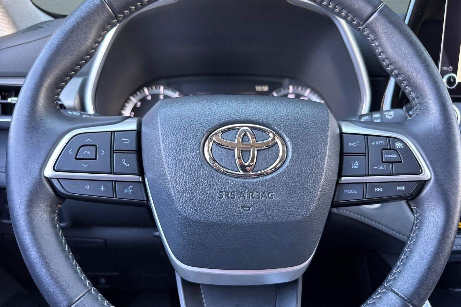 Used 2026 Toyota Highlander XLE AWD/4WD image 11