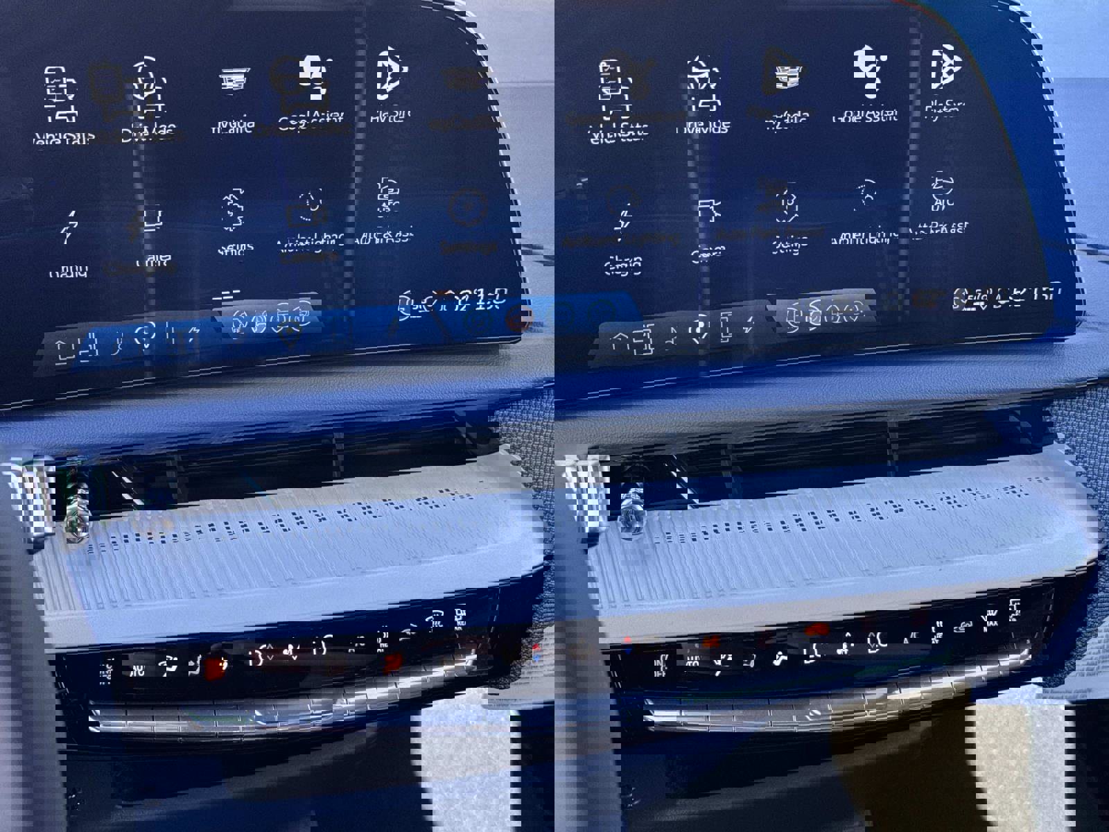 New 2026 Cadillac Optiq Luxury 2 image 25