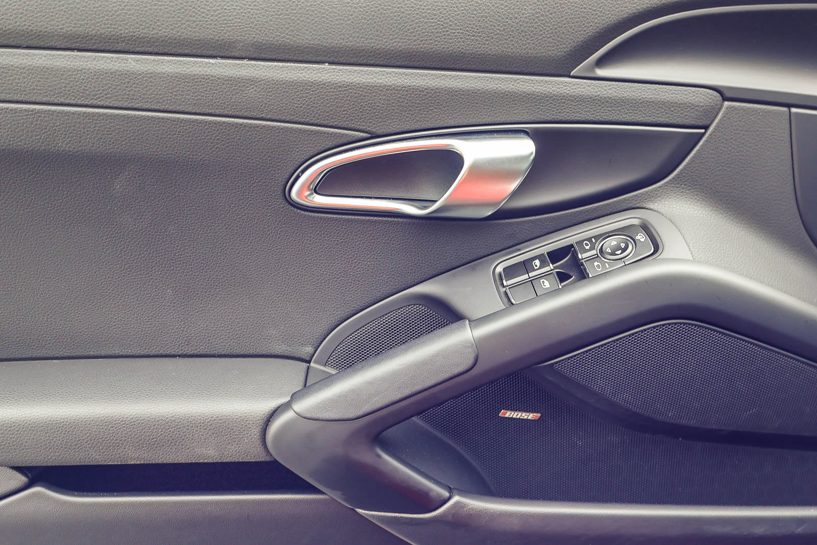 Used 2025 Porsche 718 Cayman RWD image 9