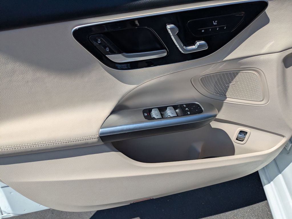 Used 2025 Mercedes-Benz C 300 Sedan image 15
