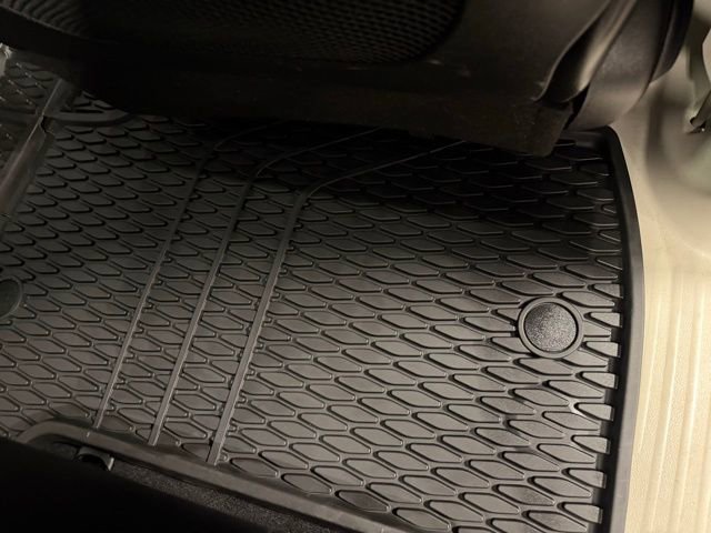 Used 2024 Chrysler Pacifica Touring-L w/ Road Tripper Package image 29