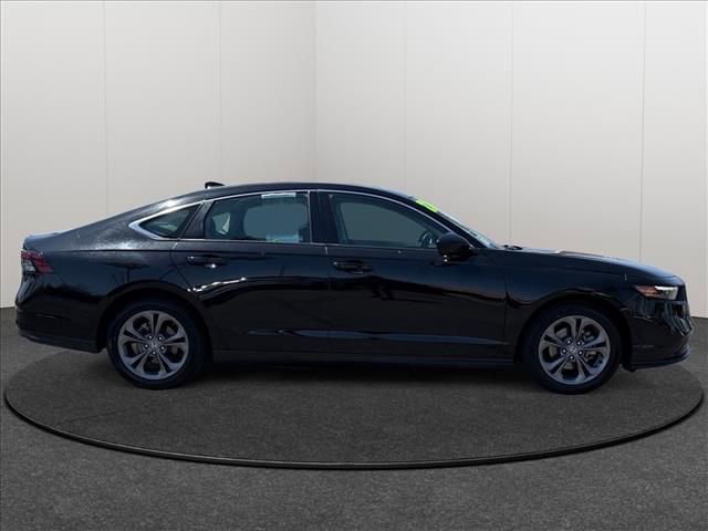 Used 2024 Honda Accord EX image 4